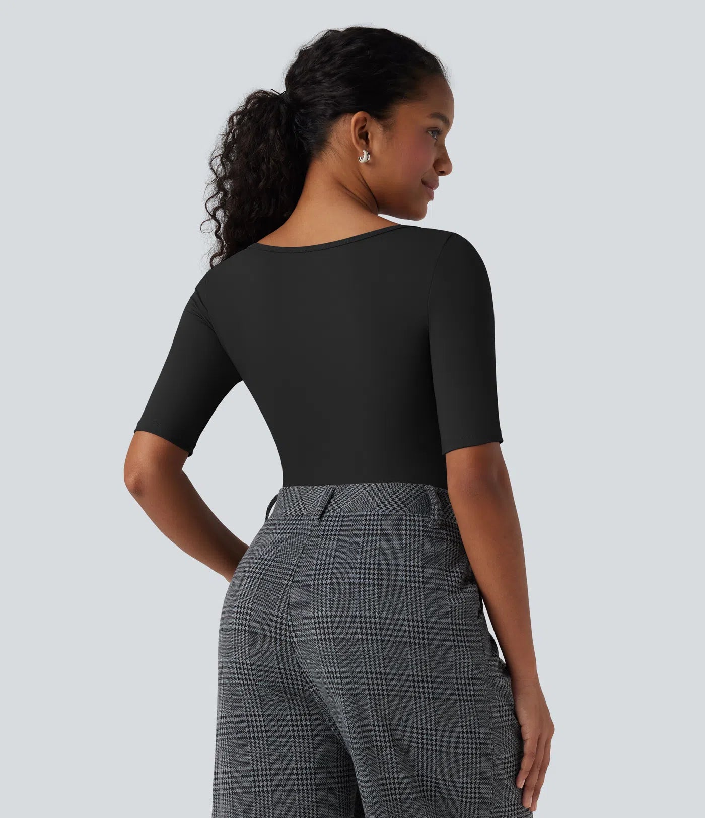 Aurella Airy™ – Soft Touch V-Neck Shirt