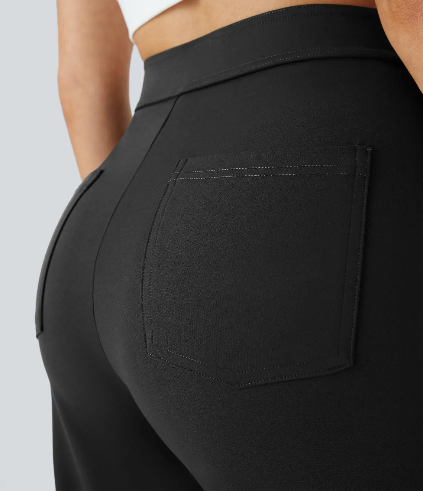Aurella Flex™ Lässige Stoffhose mit hohem Bund und mehreren Taschen und geradem Bein