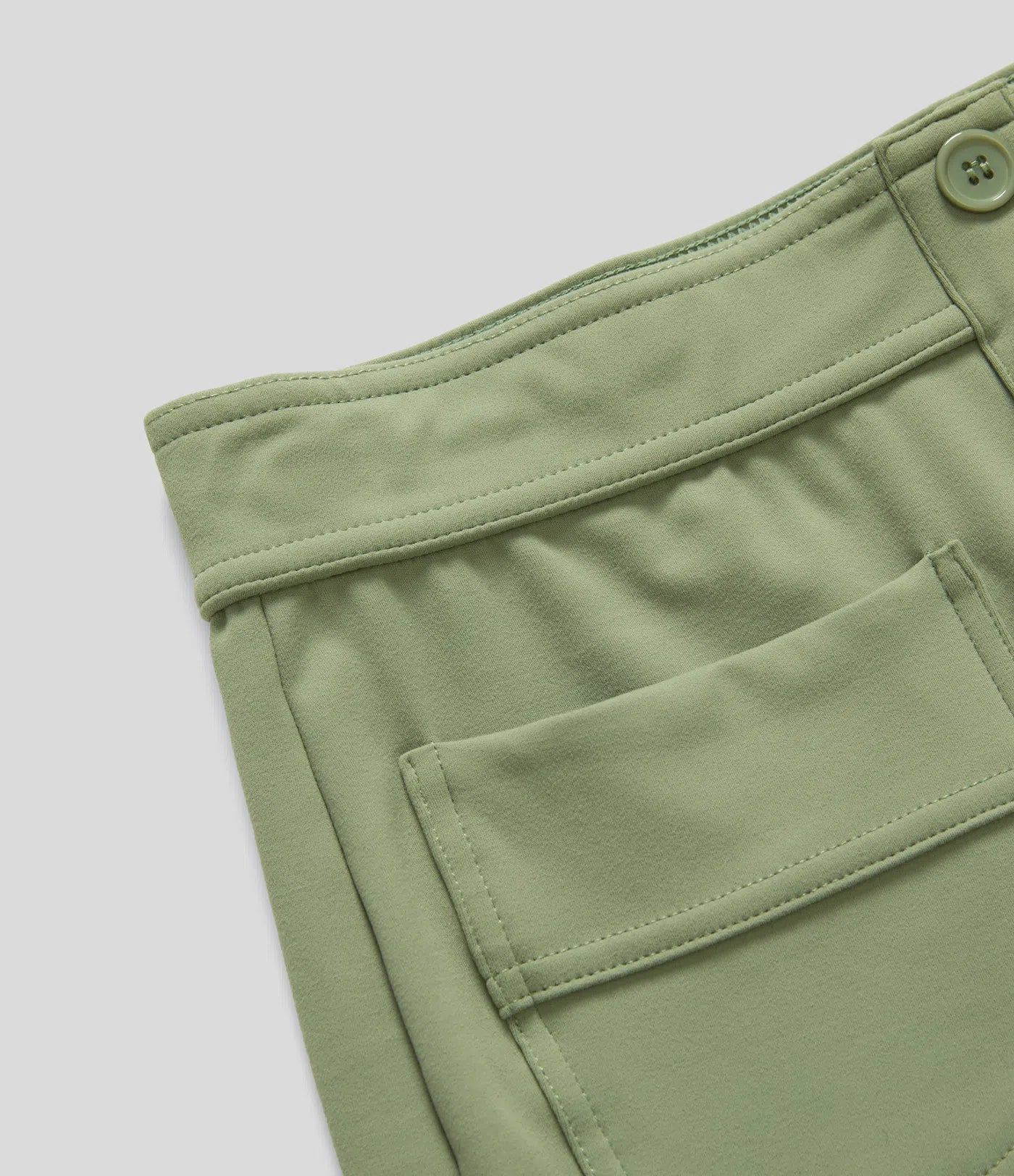 Aurella Flex™ Lässige Stoffhose mit hohem Bund und mehreren Taschen und geradem Bein