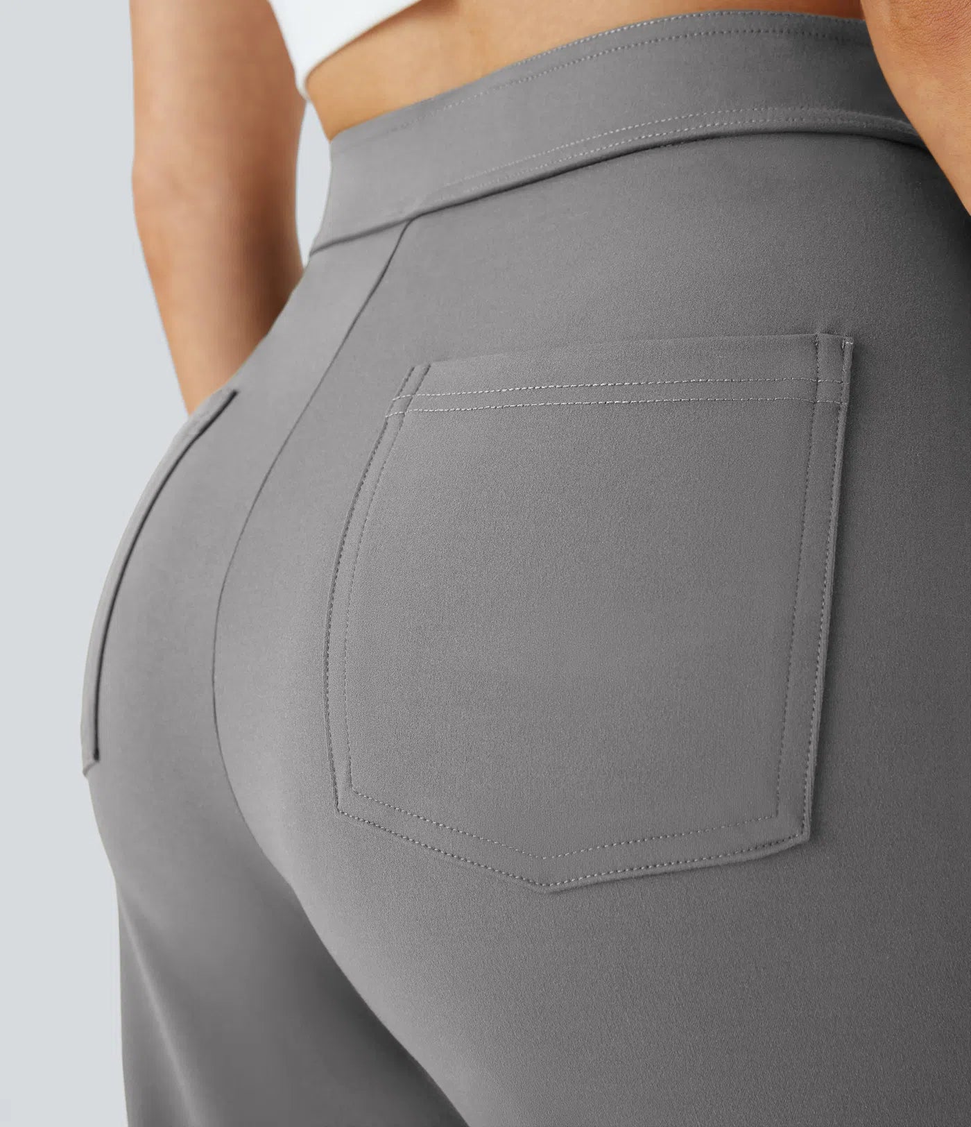 Aurella Flex™ Lässige Stoffhose mit hohem Bund und mehreren Taschen und geradem Bein